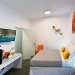 Elis לינה וארוחת בוקר 3*